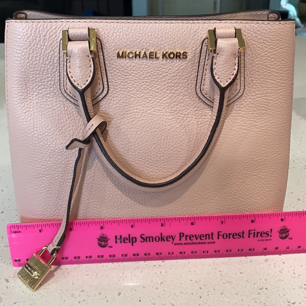 MK GORGEOUS 🥰 NWOT PURSE🤩💃